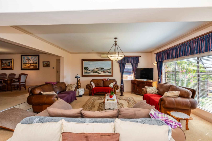 4 Bedroom Property for Sale in Myburgh Park Fase 2 Western Cape